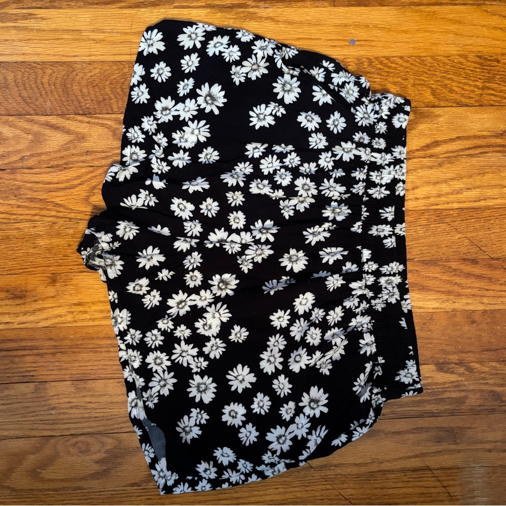Forever 21 Black and White Floral Women Shorts